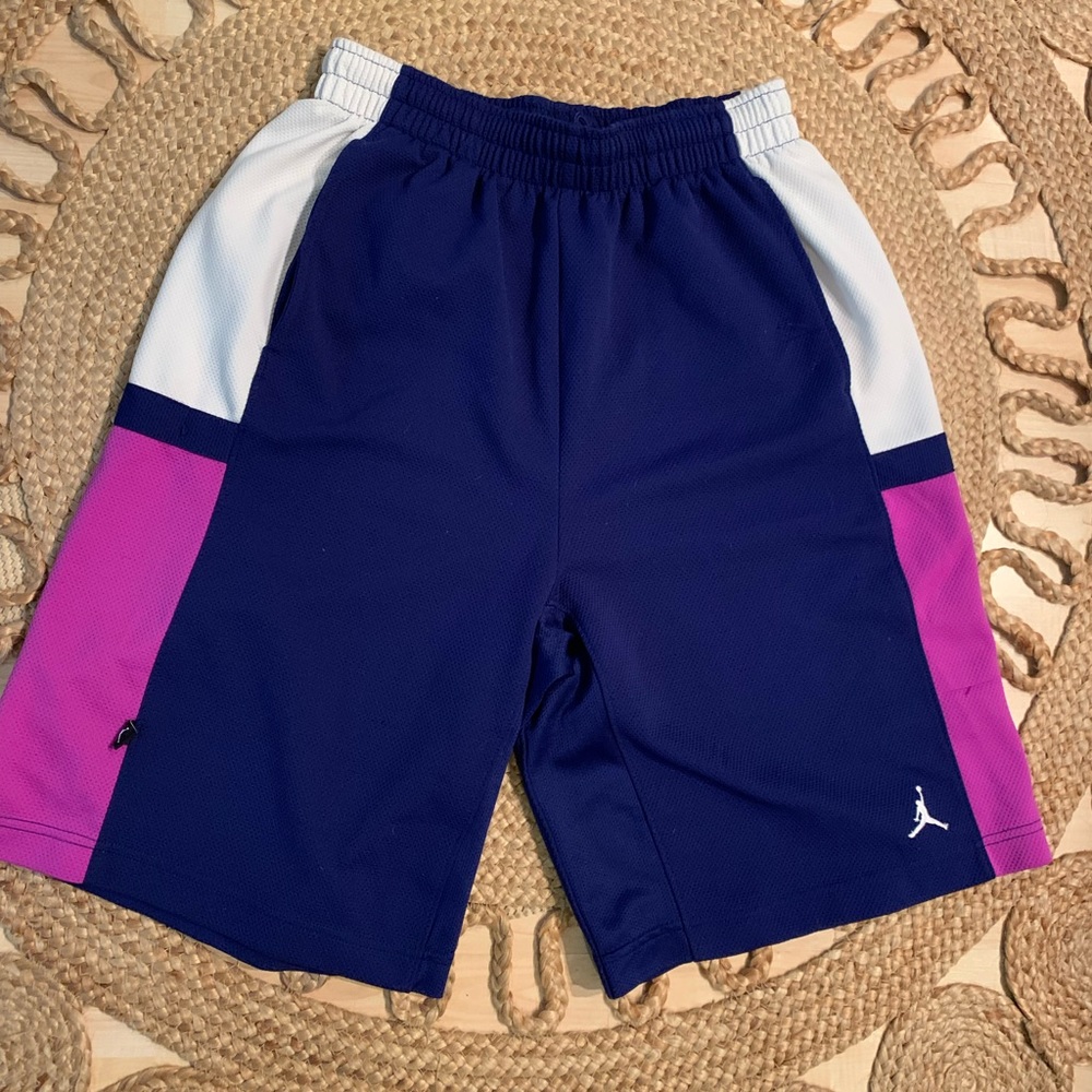 Jordanbasketball shorts size medium